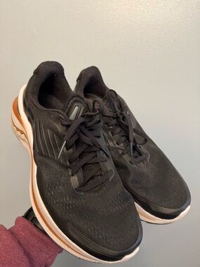 Women’s Saucony endorphin shift 3